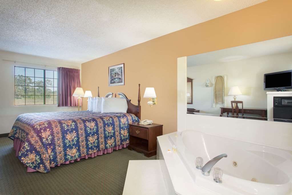 Days Inn by Wyndham Picayune - photo 14