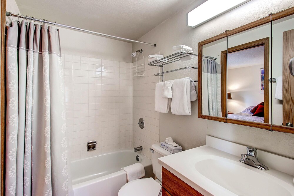 Mark IX By Peak Property Management - photo 13