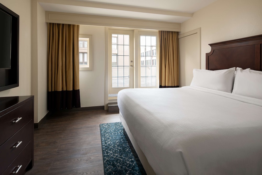 Embassy Suites by Hilton New Orleans - photo 21