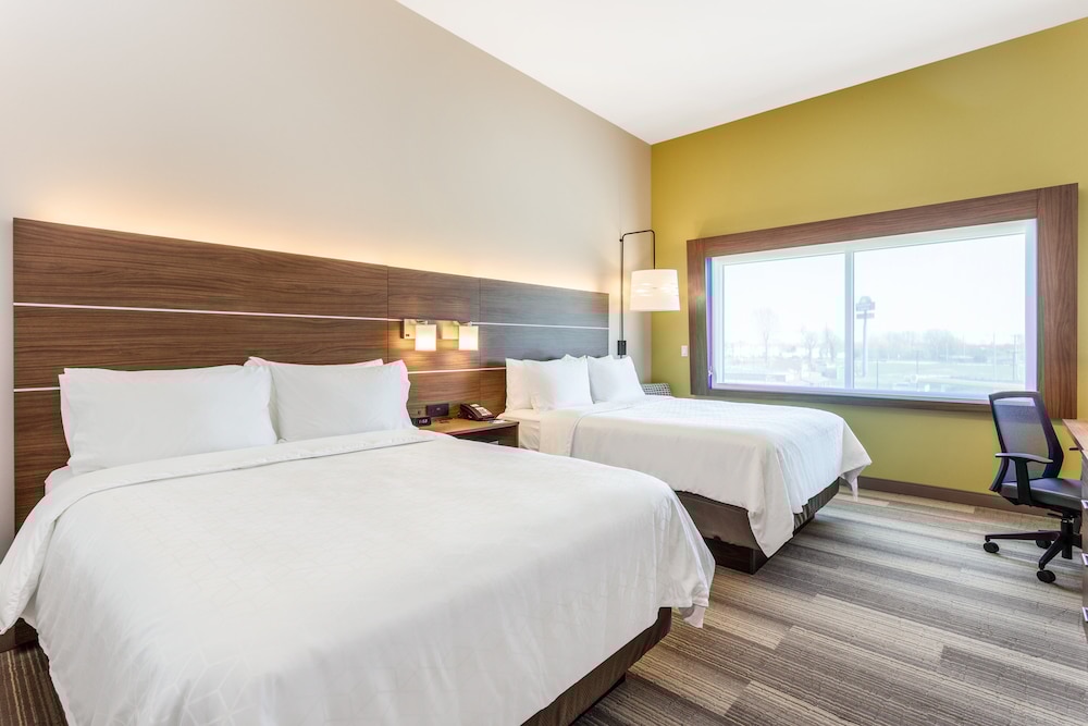 Holiday Inn Express & Suites Springfield North by IHG - photo 6