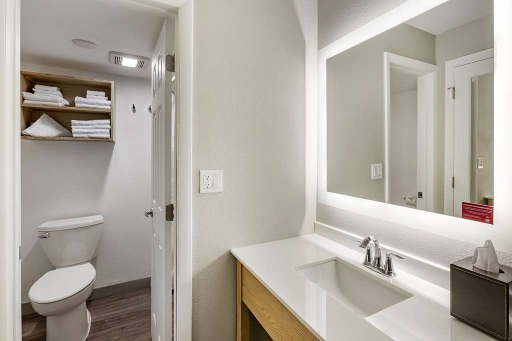 Best Western Plus Butte Plaza Inn - photo 30