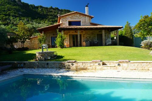 Blue Jasmine Villa — 4-Star Luxury Hotel in Aigio, Greece