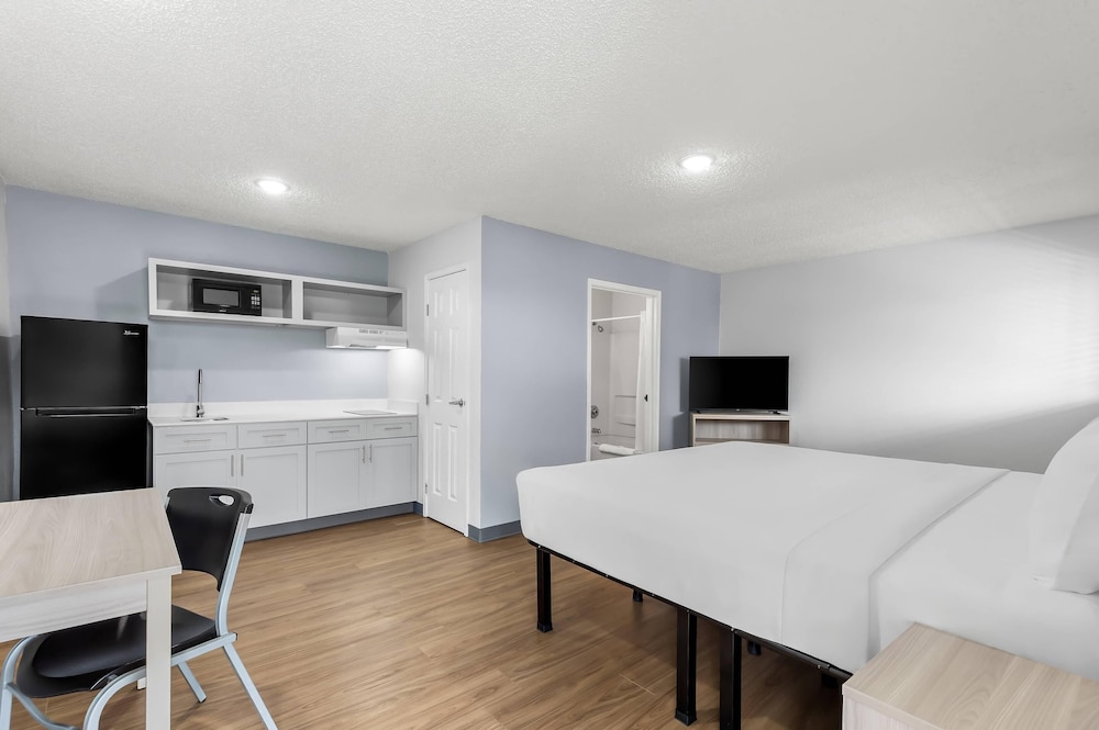 Birch Hill Suites Lakeland - featured photo