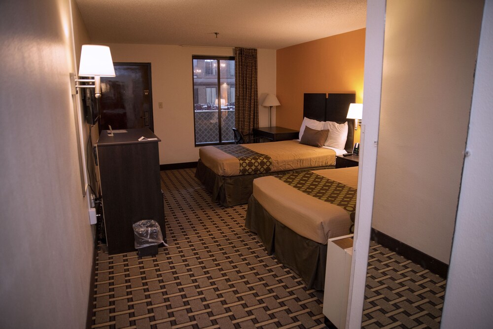 Ahoskie Inn - photo 6