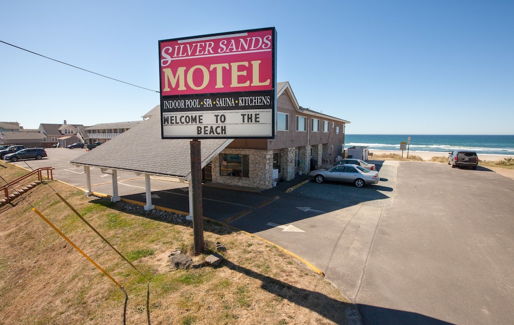 Silver Sands Motel - photo 34