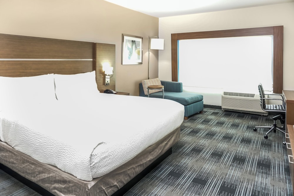 Holiday Inn Express and Suites Houston Westchase Westheimer by IHG - photo 23