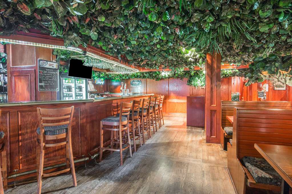 The Crossroads Inn - photo 13
