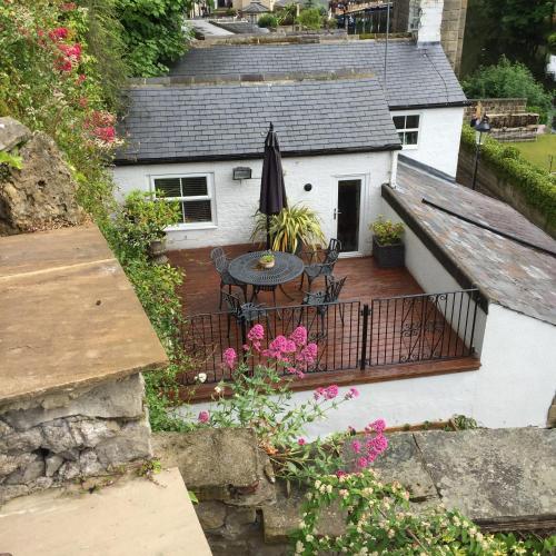 Teardrop Cottage
