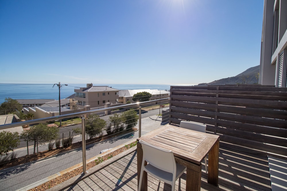 Camps Bay Luxury studio apartment The Crystal — 4-Star Luxury Hotel in Cape Town, South Africa