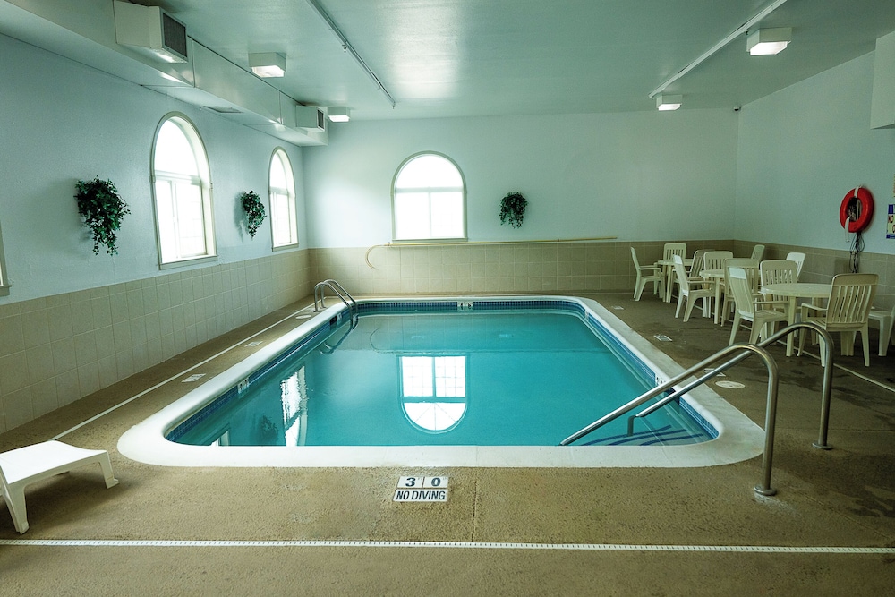 Savanna Inn & Suites - photo 33