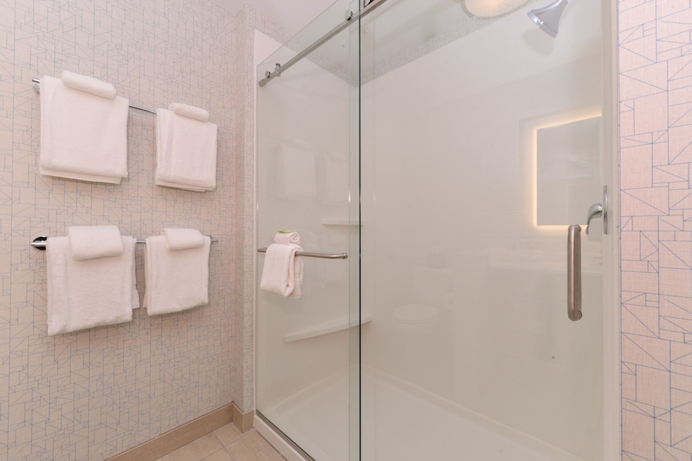 Holiday Inn Express & Suites Ruskin by IHG - photo 28
