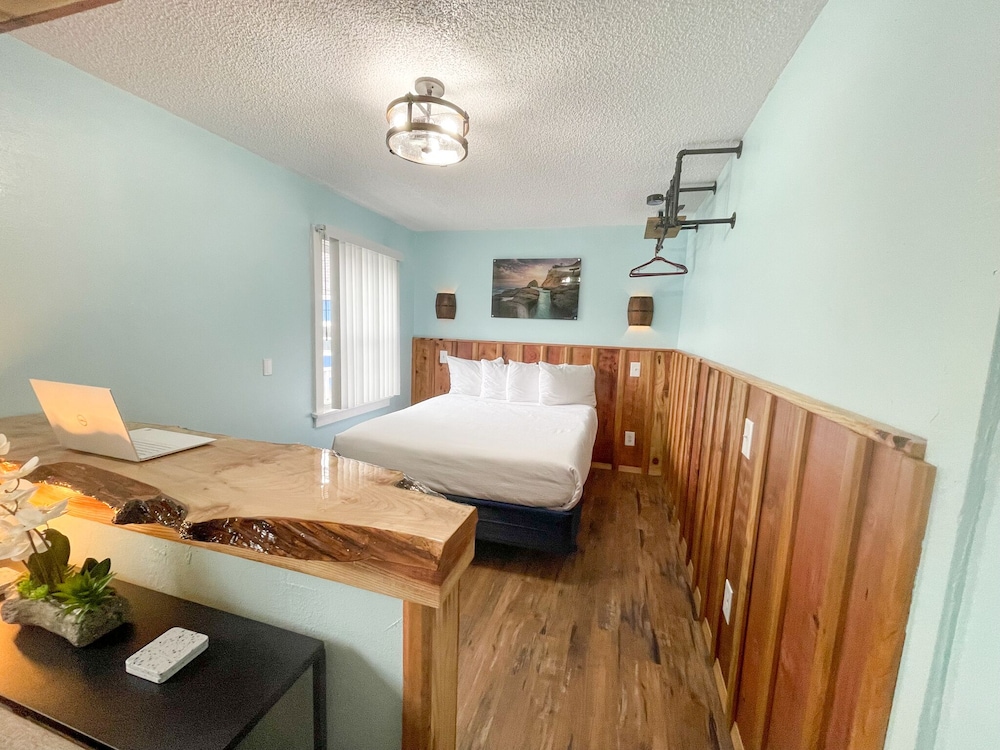 The Anchorage Motel - photo 27