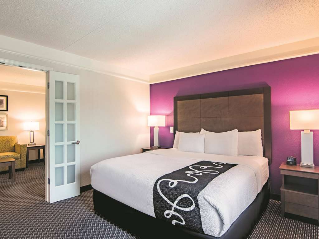 La Quinta Inn & Suites by Wyndham Oklahoma City Norman - photo 38