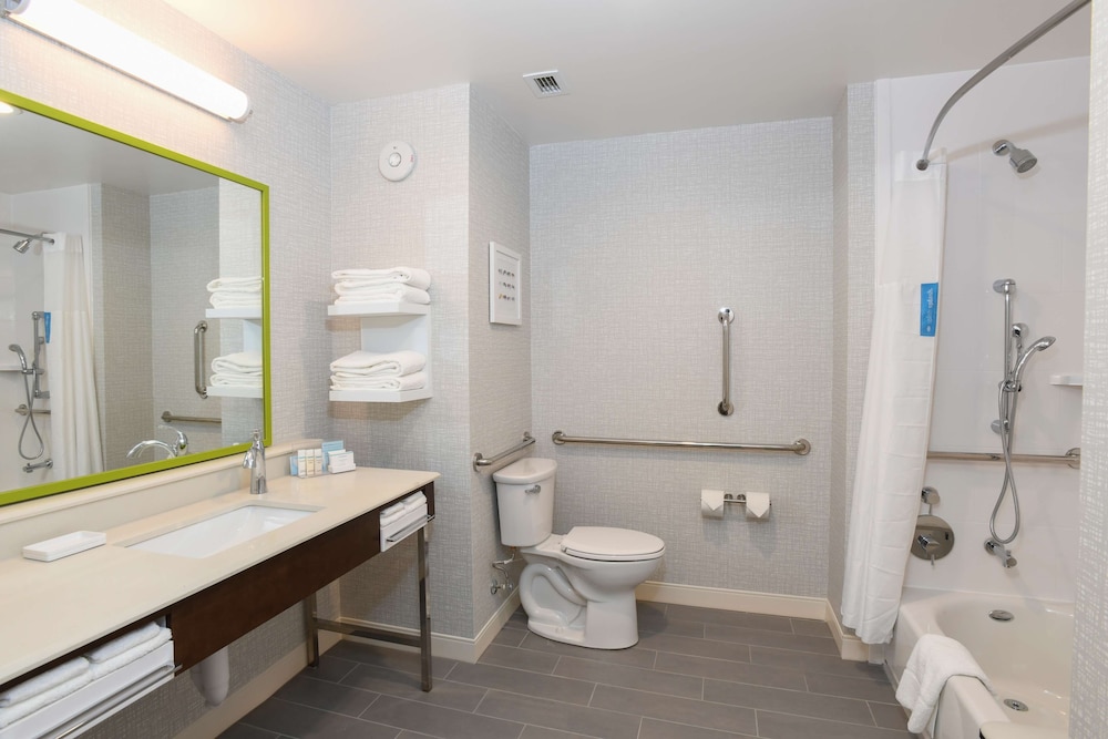 Hampton Inn & Suites Cincinnati Liberty Township - photo 34