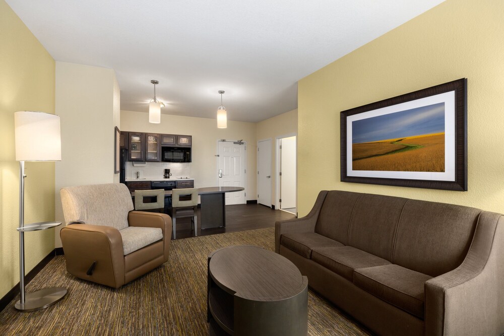 Candlewood Suites Bismarck by IHG - photo 20