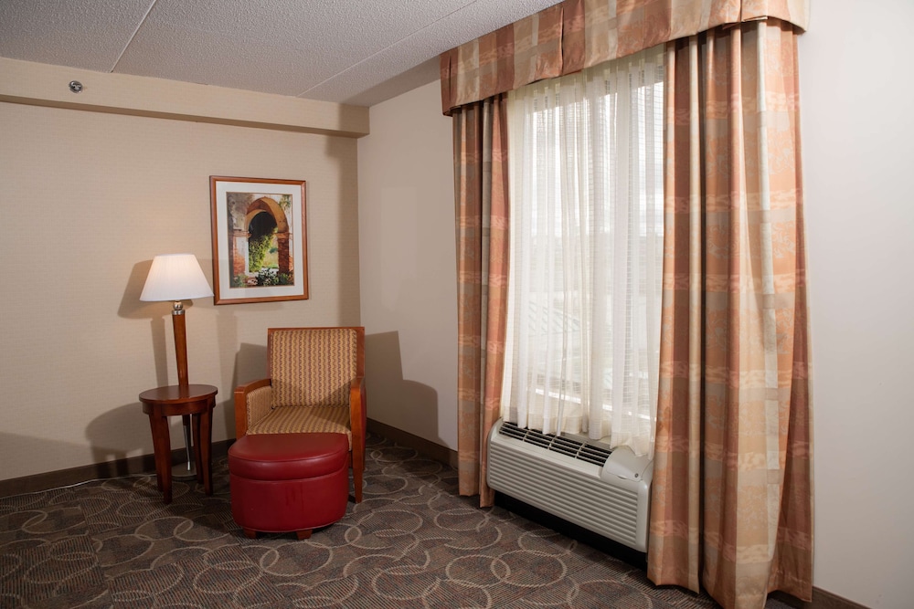 Hilton Garden Inn Erie - photo 20