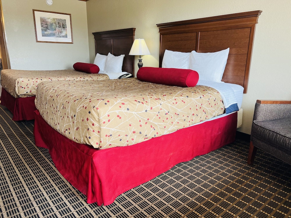 Cattle Country Lodge - photo 13