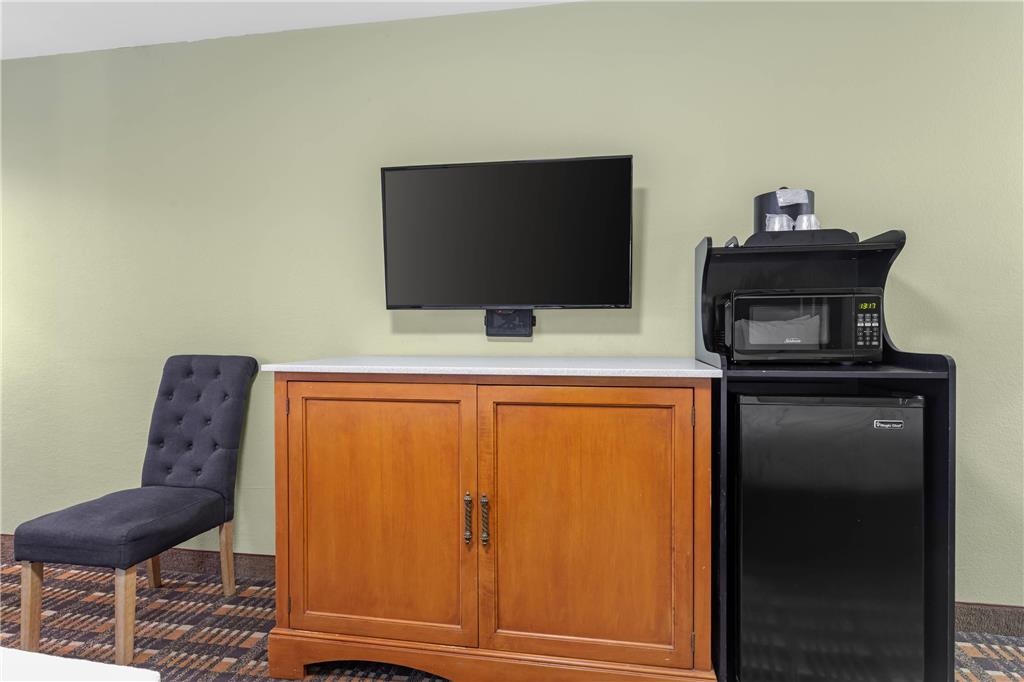 Quality Inn & Suites Plano East Richardson - photo 9