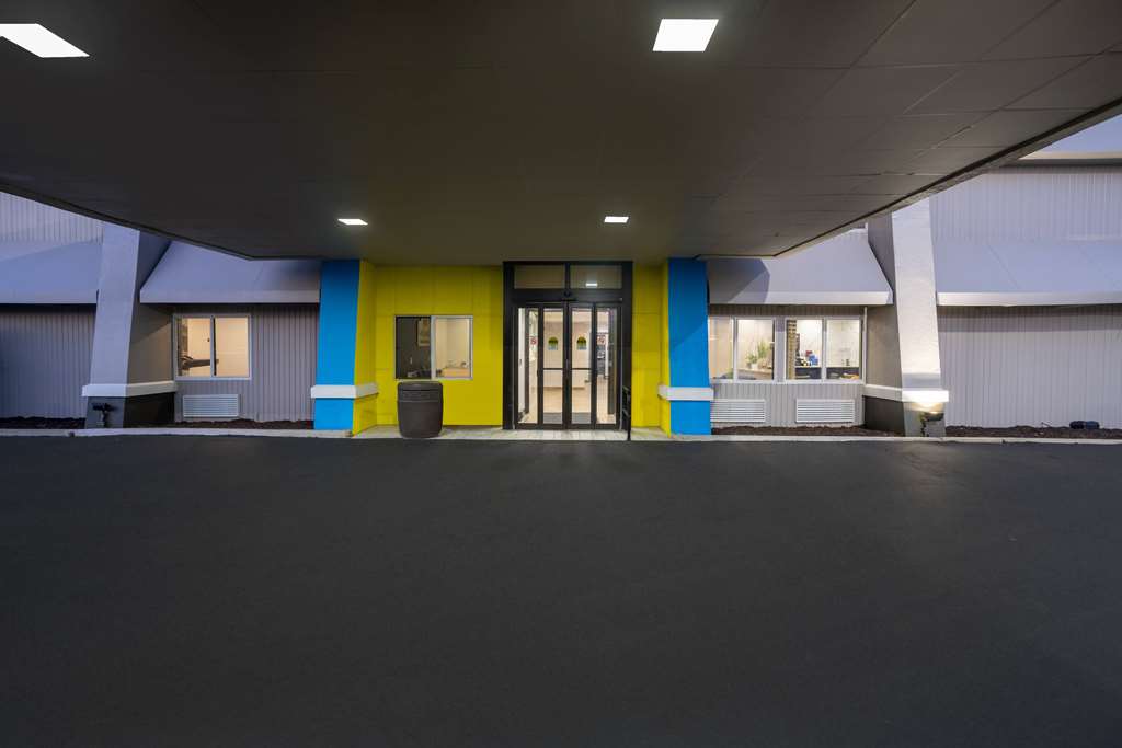 Days Inn by Wyndham Pleasant Prairie Kenosha - photo 6
