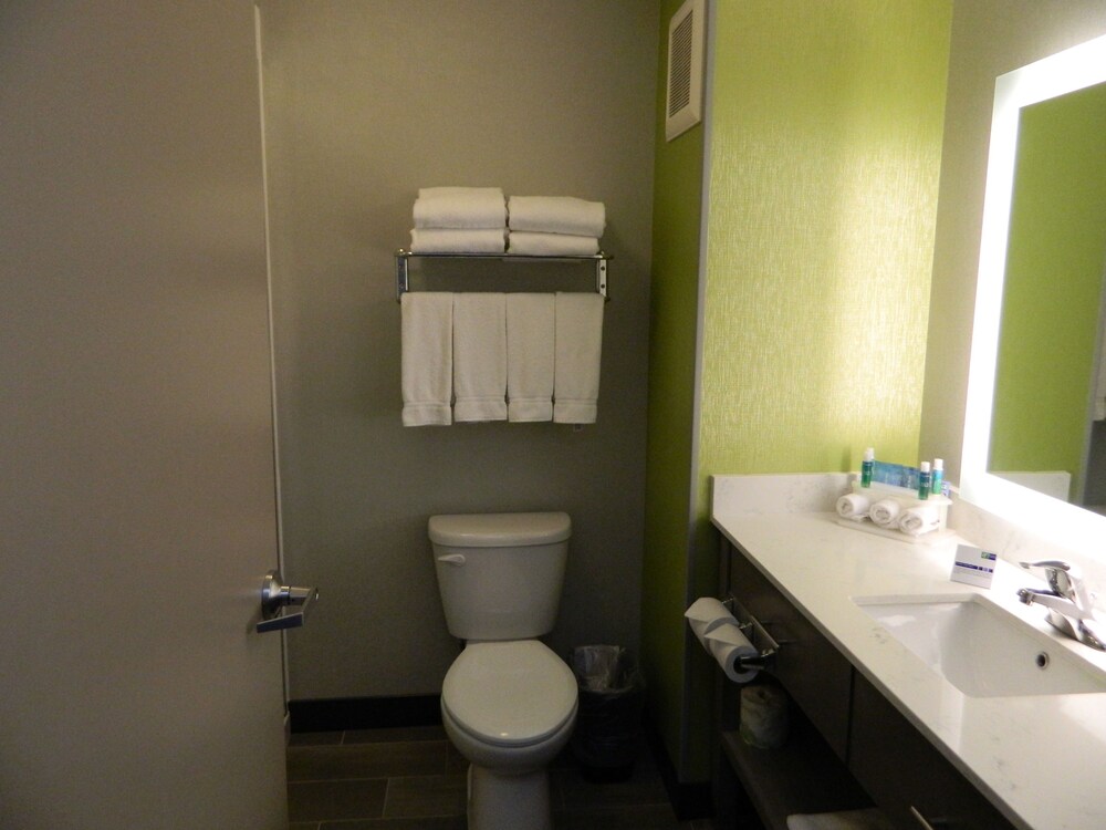 Holiday Inn Express & Suites Shippensburg by IHG - photo 44