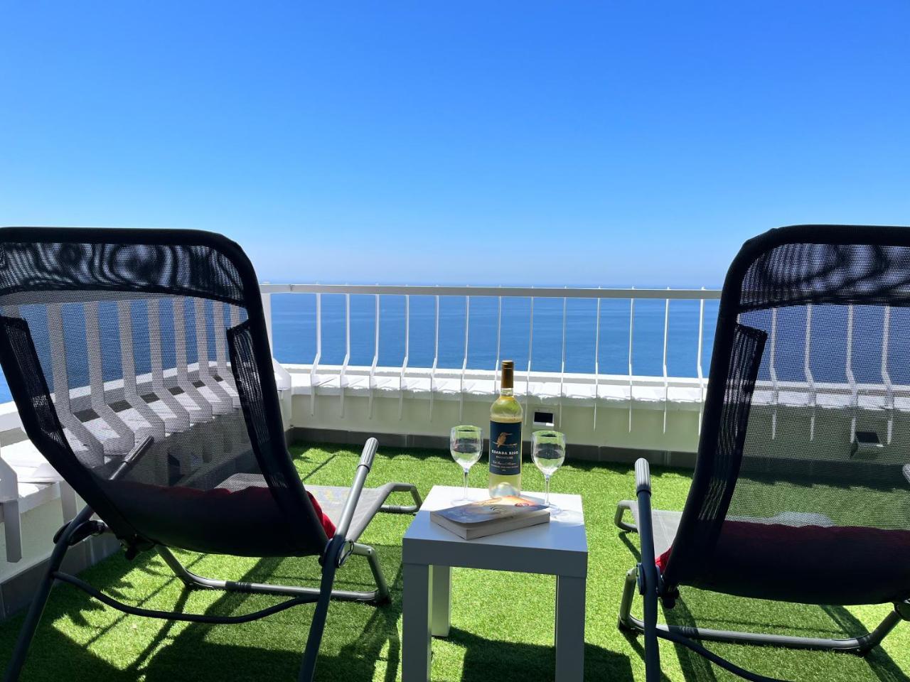 Axenic Oasis Panoramic Ocean View 2 Bedrooms 2 Bathrooms New Redesign — 4-Star Luxury Hotel in Sesimbra, Portugal