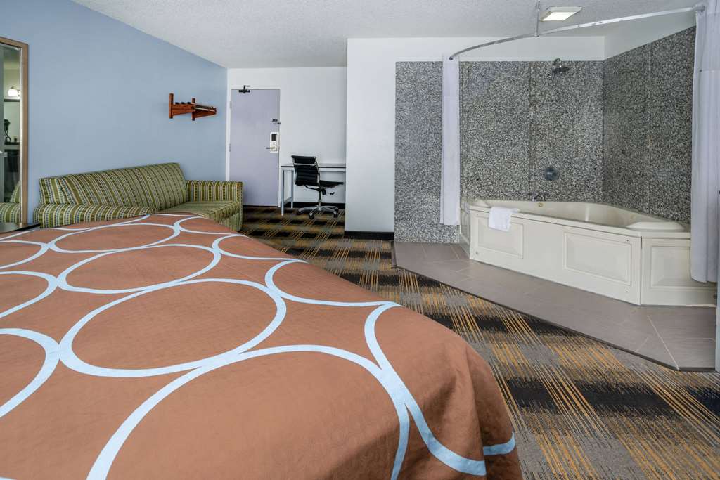 Super 8 by Wyndham Villa Rica - photo 34