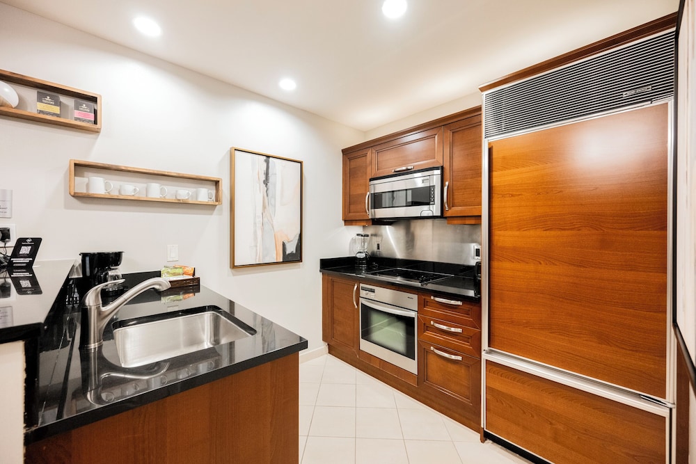 StripViewSuites at Signature - photo 115