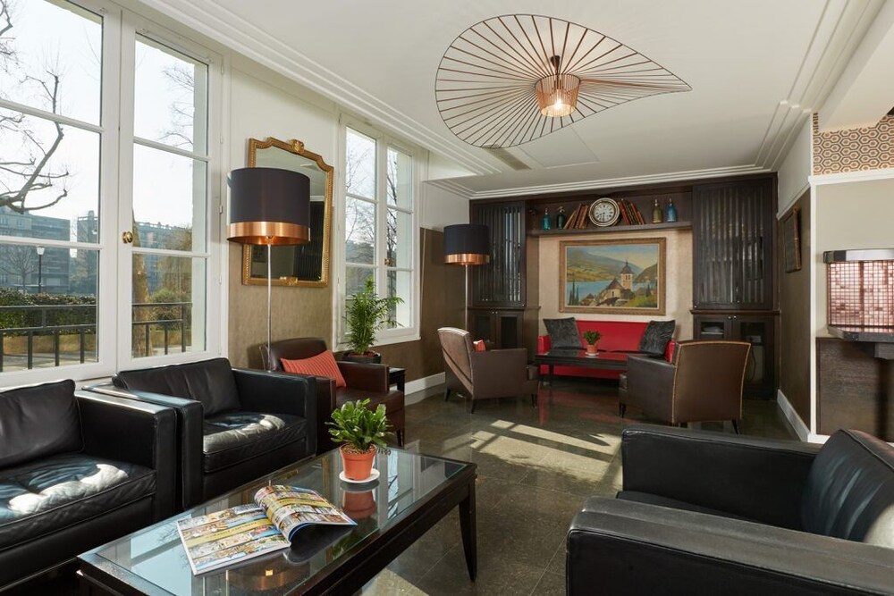 Hotel De La Jatte in Neuilly-Sur-Seine, France