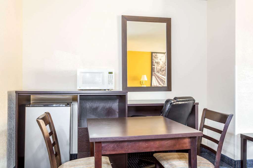 Super 8 by Wyndham Mesa Gilbert - photo 7