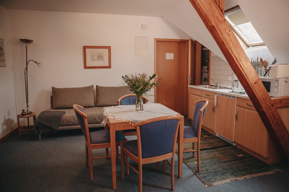 Bio Weingut Staffelter Hof — Krov — photo 2