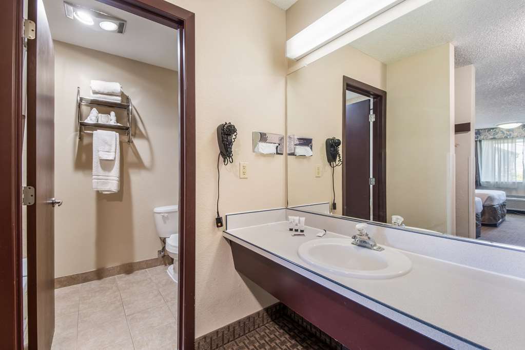 Red Lion Inn & Suites Vancouver - photo 29