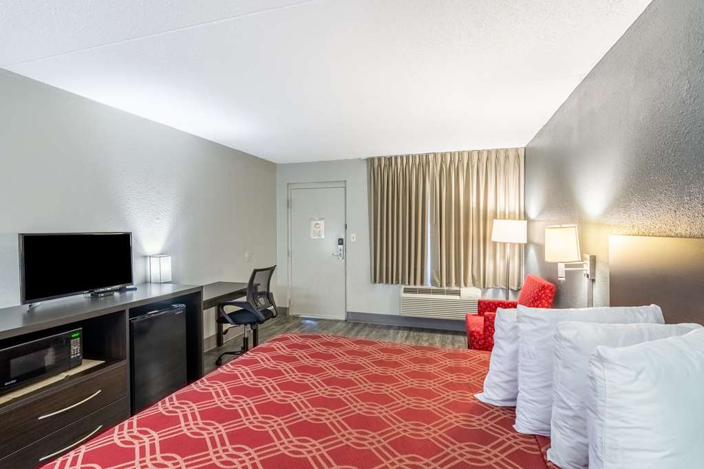 Econo Lodge Crestview South - photo 18