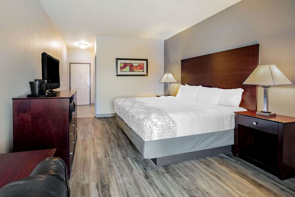 La Quinta Inn & Suites by Wyndham McKinney - photo 25