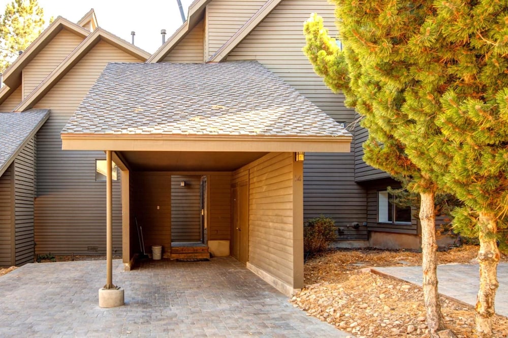 Red Pine Free Door to Ski shuttle Near Cabriolet at Canyons and Village Common hot tub Pool Tennis Gas Fireplace RPT 14t by KBM - photo 31