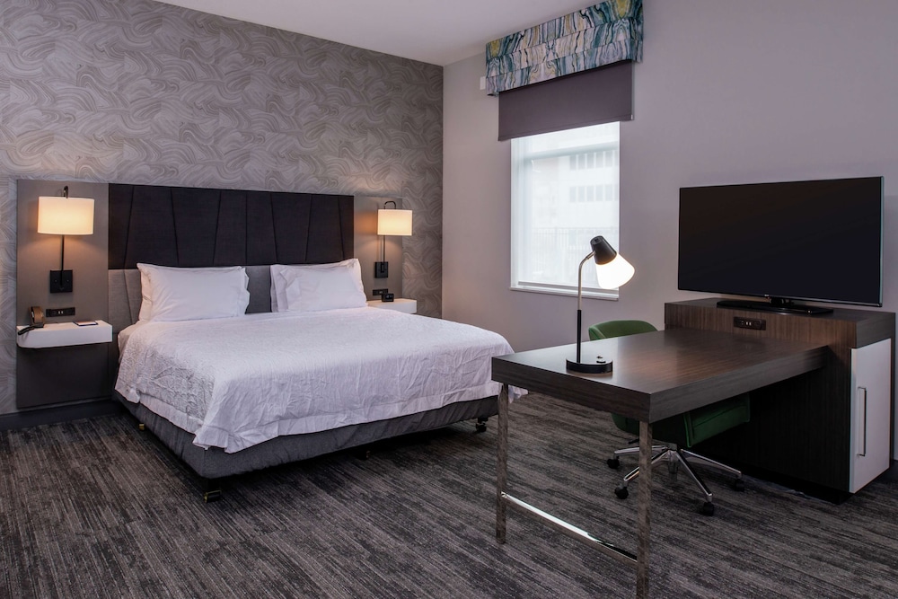 Hampton Inn & Suites Winston Salem Downtown - photo 17