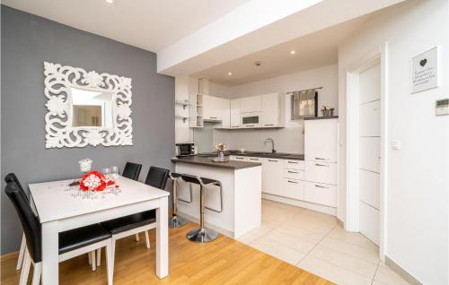 1 Bedroom Cozy Apartment In Dubrovnik