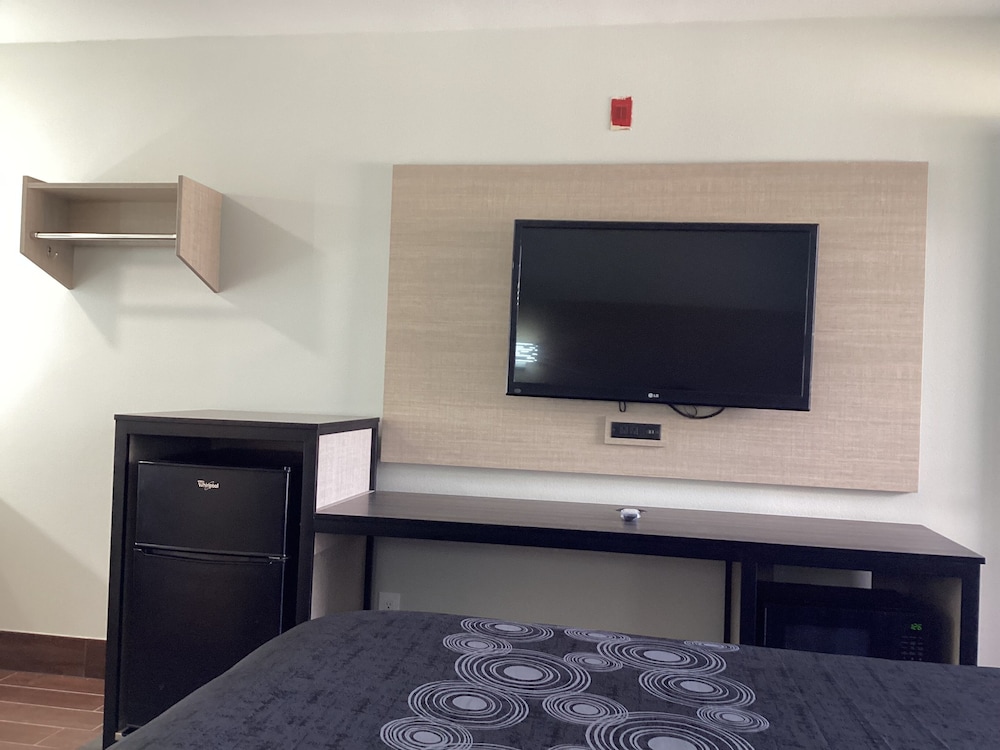 Mayfair Inn Ontario Airport - photo 8