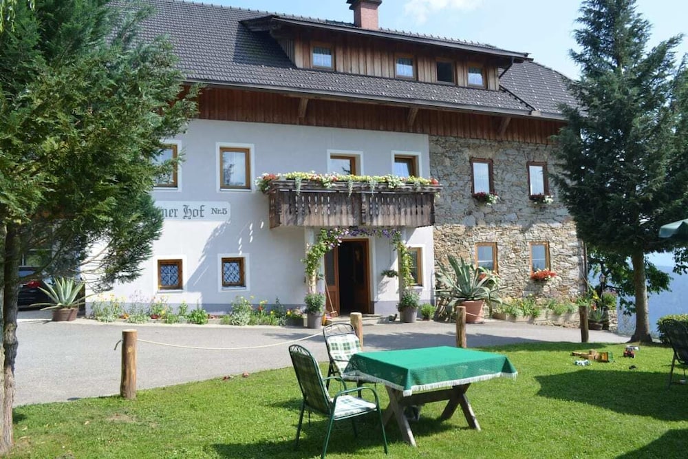 Turnerhof - carbon neutral hotel in Millstatt