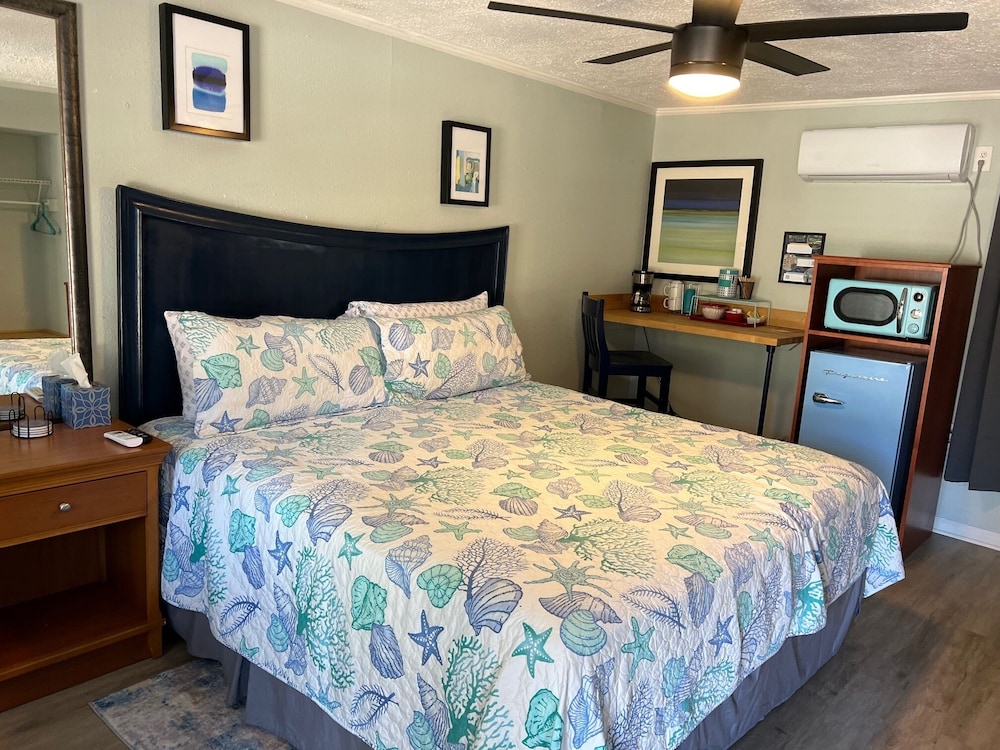 The Panacea Motel - photo 20