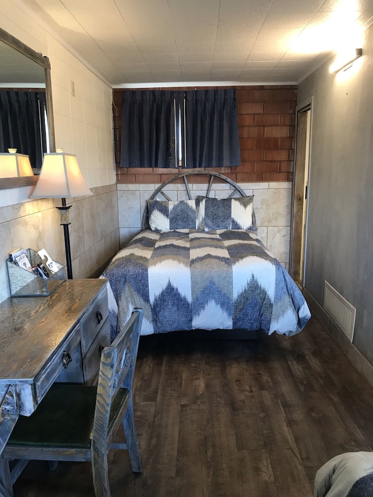 Lariat Motel - photo 6