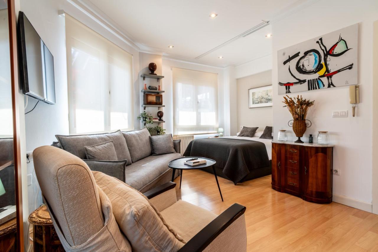 Estudio Reformado En Puerto Chico Santander in Santander, Spain