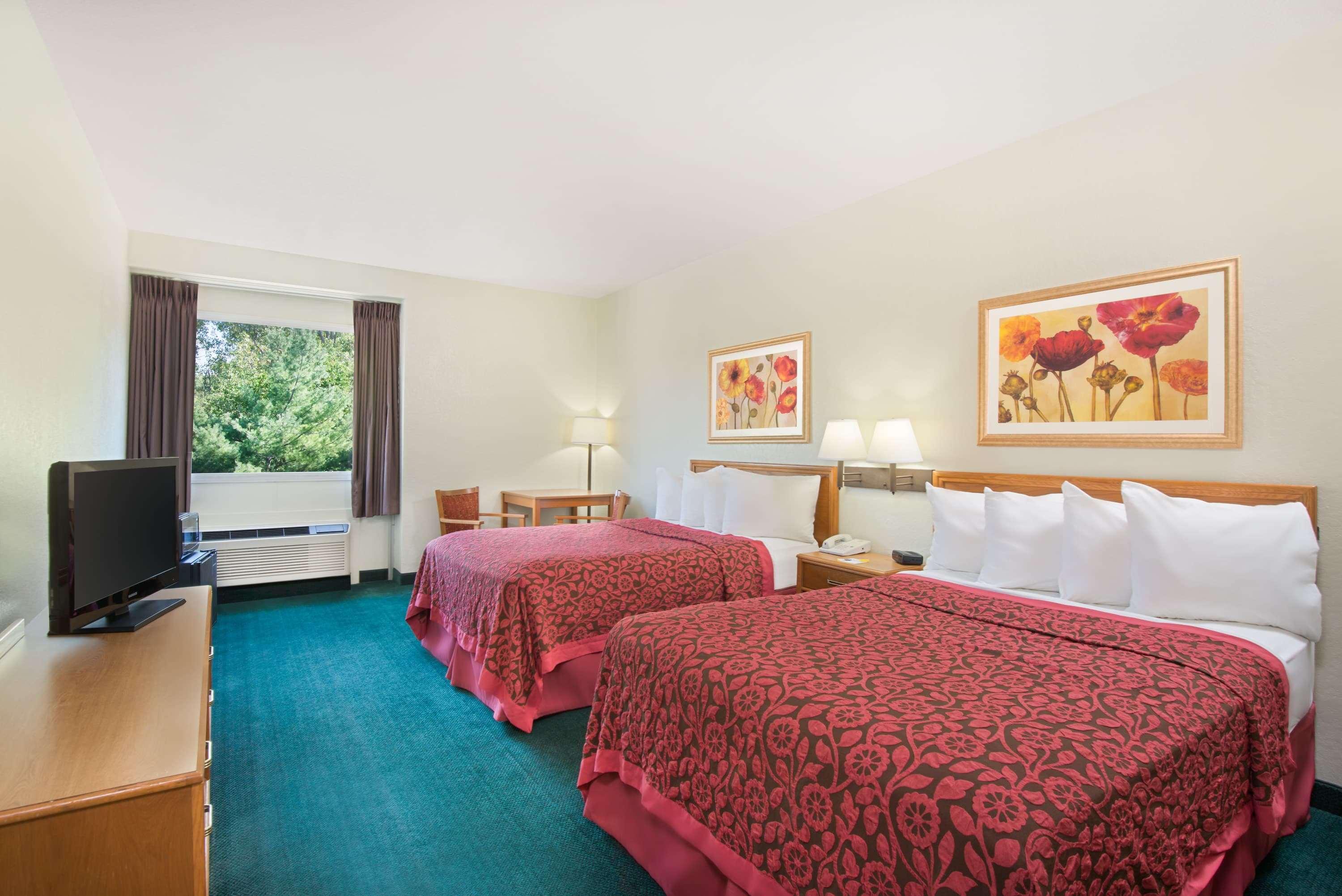 Days Inn by Wyndham Fremont - photo 23