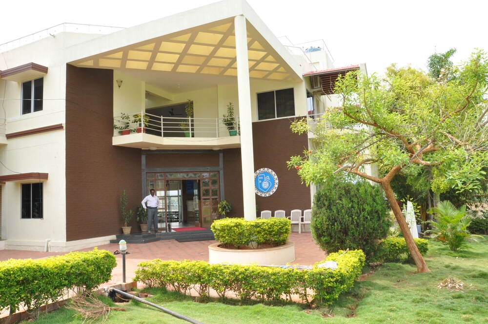 KSTDC Hotel Mayura Gaganachukki — hotel in Mandya