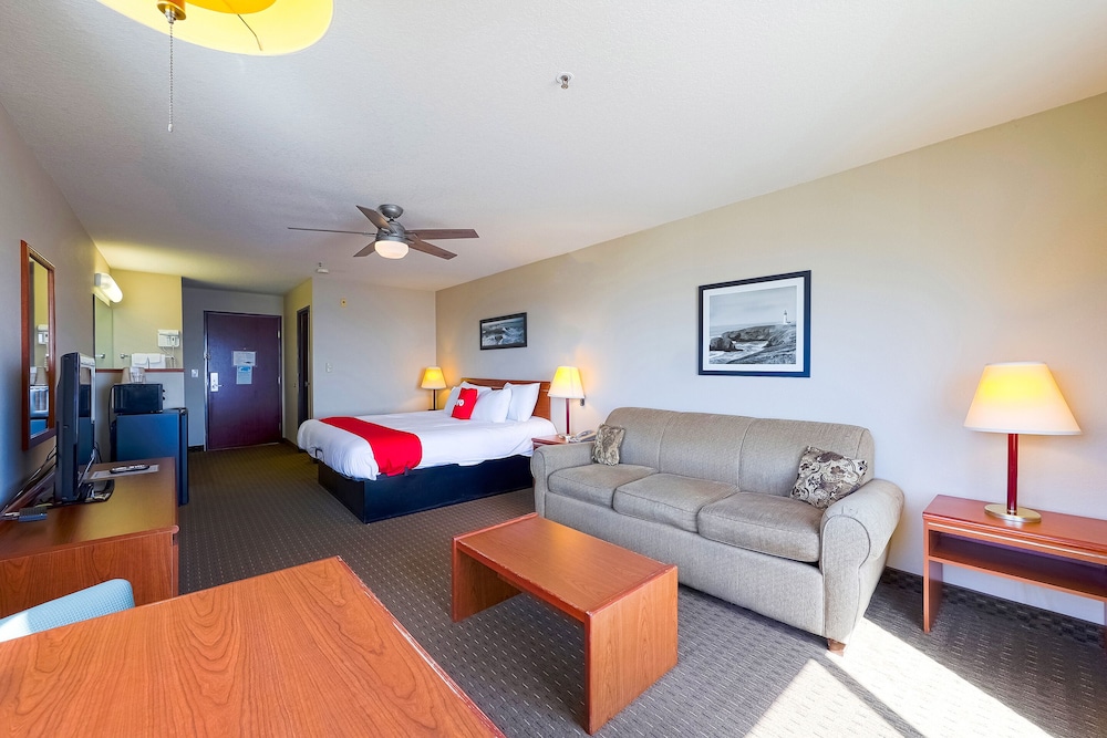 Siletz Bay Beachfront Hotel by OYO Lincoln City - photo 40