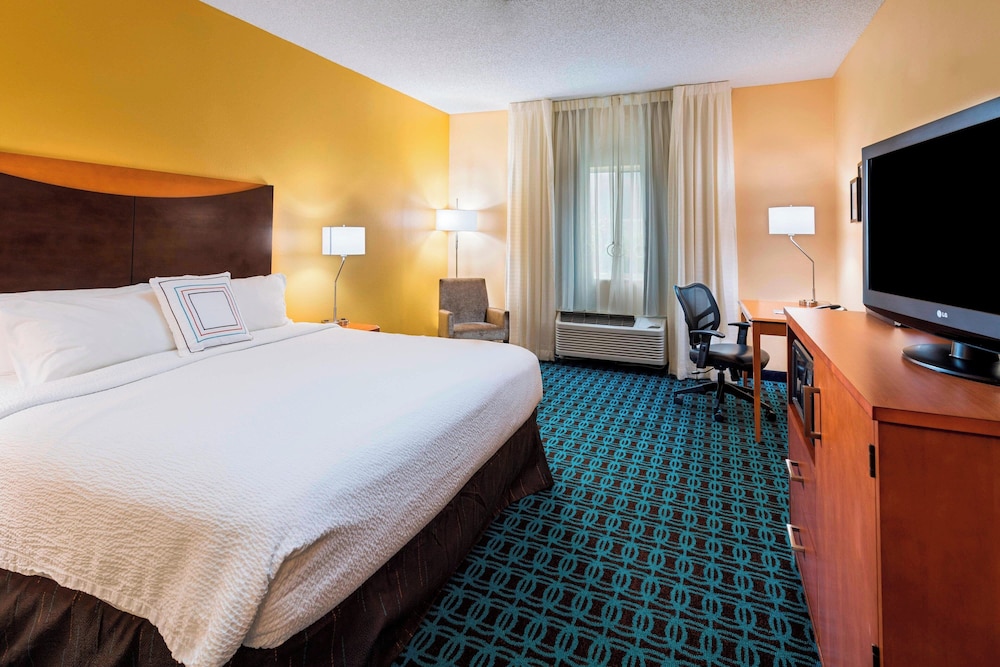 Fairfield Inn & Suites by Marriott St Petersburg Clearwater - photo 7