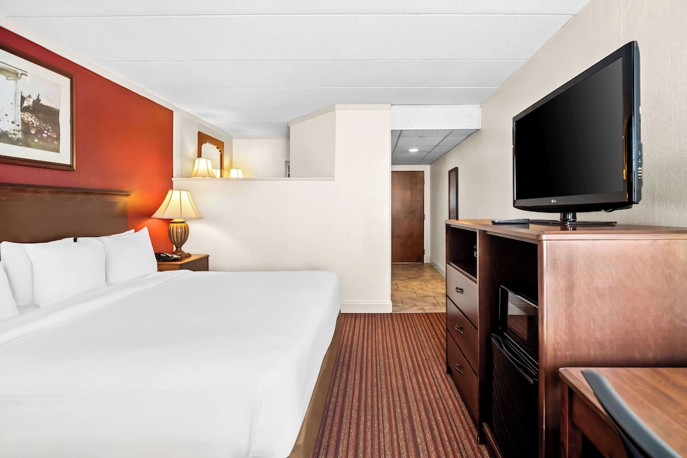Best Western Merry Manor Inn - photo 14