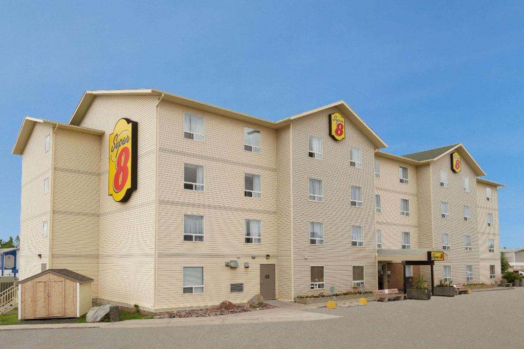 Super 8 by Wyndham Yellowknife — Yellowknife — photo 2