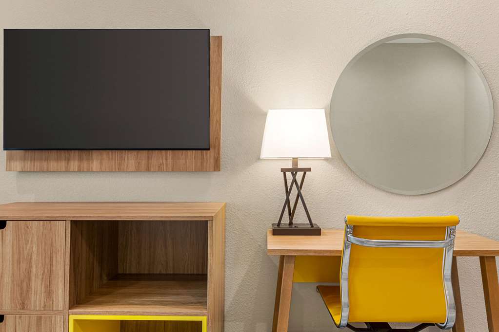 Days Inn & Suites by Wyndham Greater Tomball - photo 16