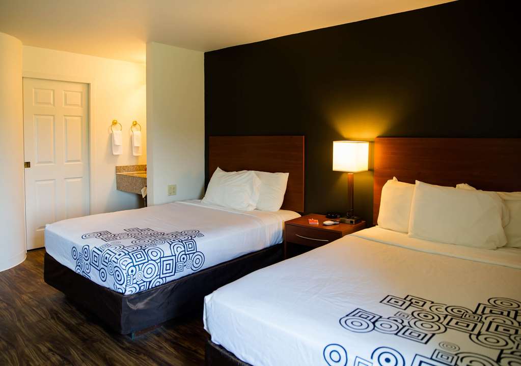 Econo Lodge Harrisburg Hershey North - photo 8