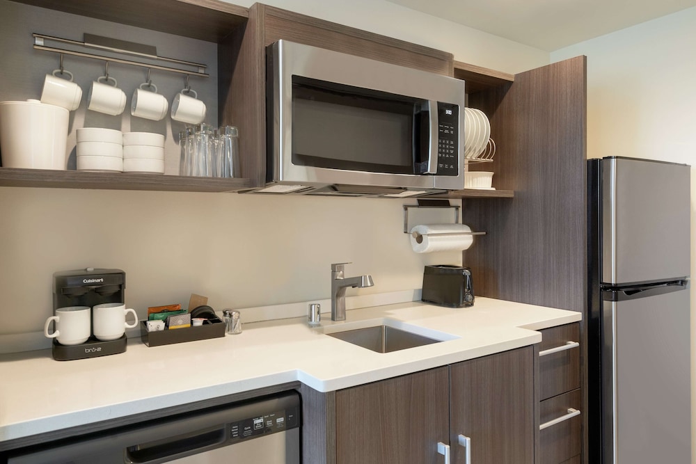 Home2 Suites By Hilton Woodland Hills - photo 18